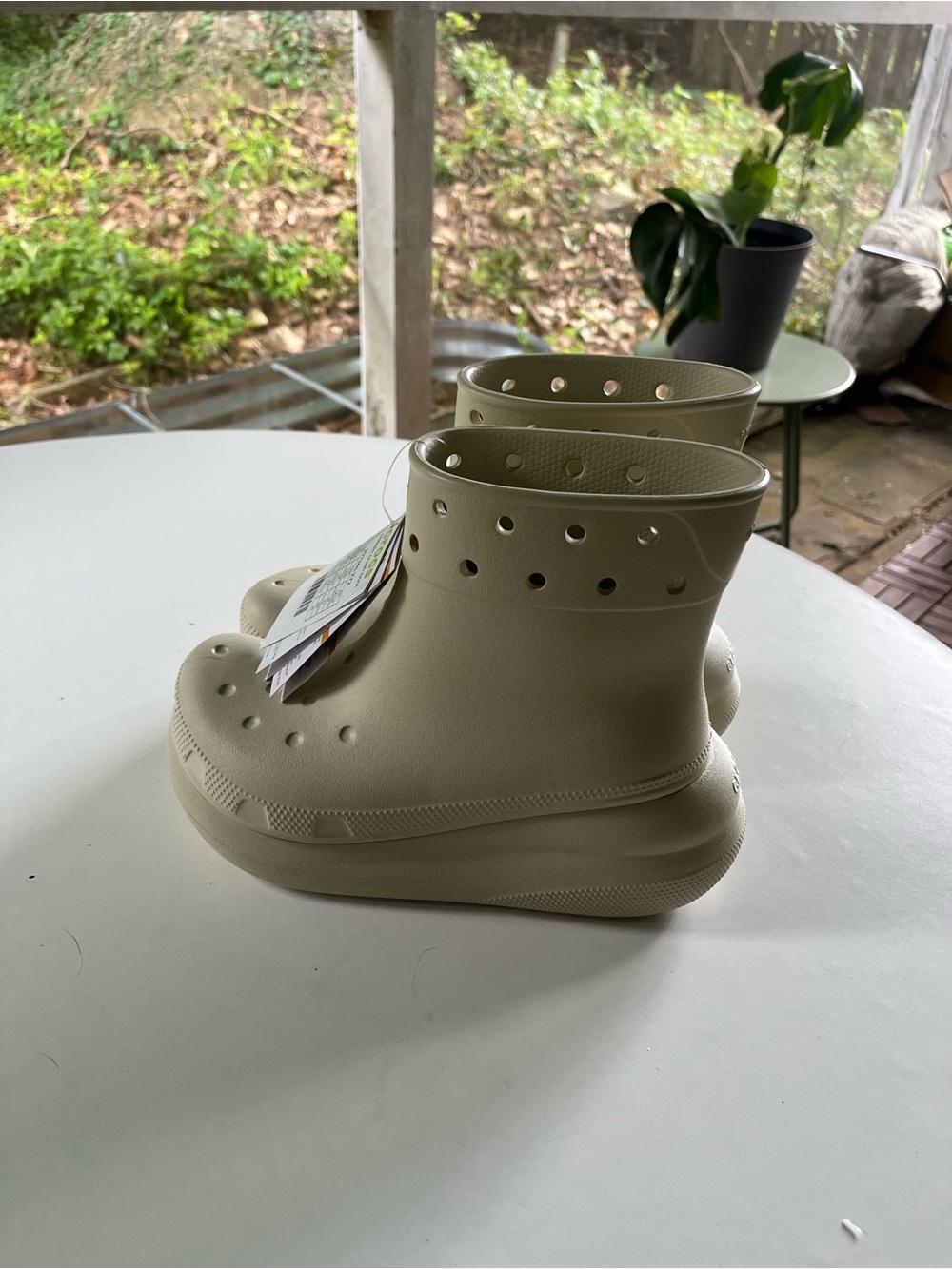 Crocs Classic Crush Boots in Cream
